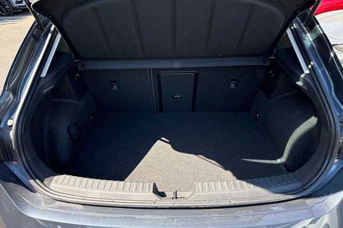 SEAT Leon 1.4 eHybrid 13kWh FR Hatchback 5dr Petrol Plug-in Hybrid DSG (204 ps)