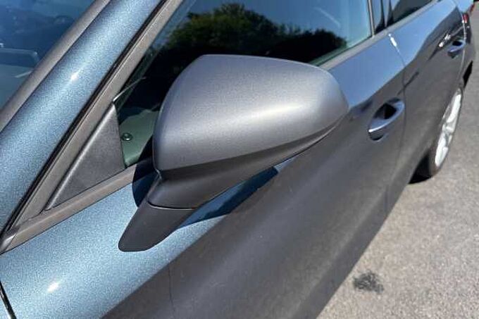 SEAT Leon 1.4 eHybrid 13kWh FR Hatchback 5dr Petrol Plug-in Hybrid DSG (204 ps)