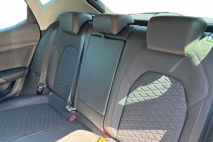 SEAT Leon 1.4 eHybrid 13kWh FR Hatchback 5dr Petrol Plug-in Hybrid DSG (204 ps)